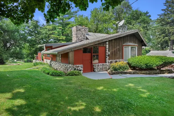 W232N6285 Waukesha AVENUE, Sussex, WI 53089