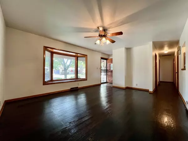 Milwaukee, WI 53223,7124 W Lima STREET