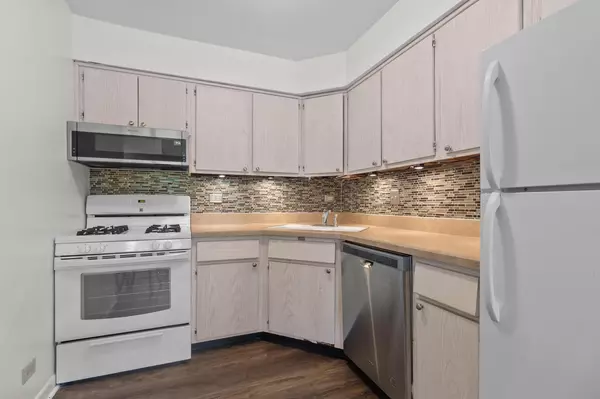 Lake Geneva, WI 53147,235 Country Club DRIVE #3B