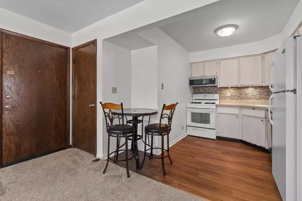 Lake Geneva, WI 53147,235 Country Club DRIVE #3B