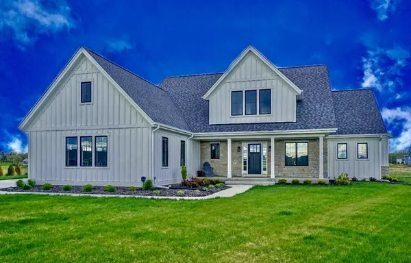 35177 Walleye COURT, Summit, WI 53066