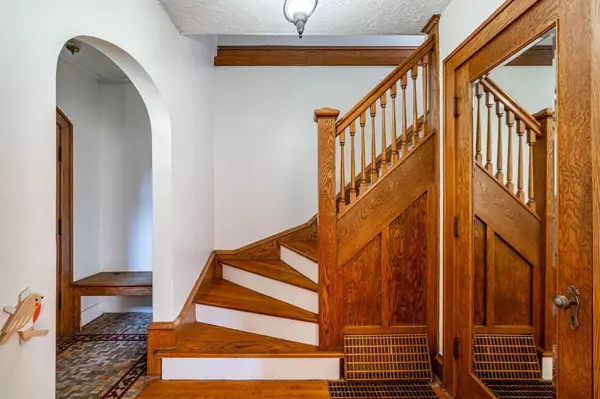 Wauwatosa, WI 53213,2552 N 69th STREET