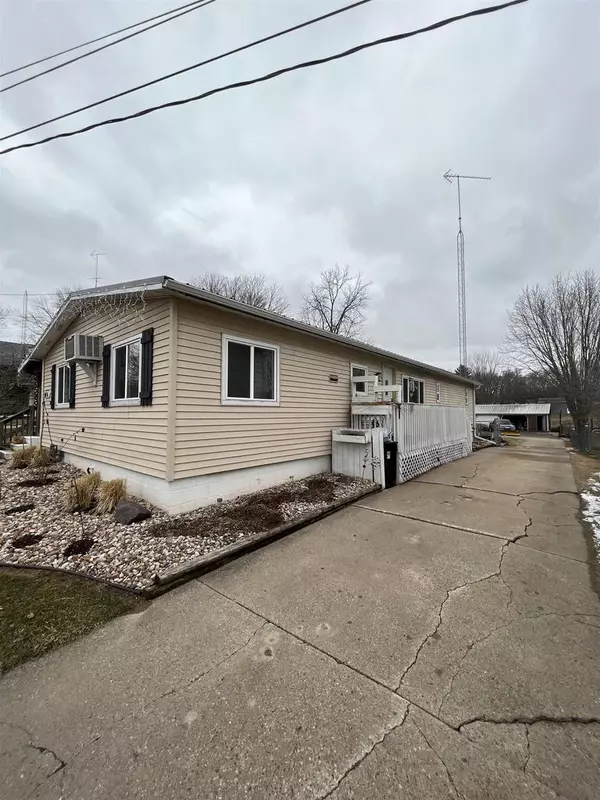 Rock Springs, WI 53961,214 Madison St