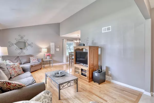 Franklin, WI 53132,5726 W Cascade DRIVE