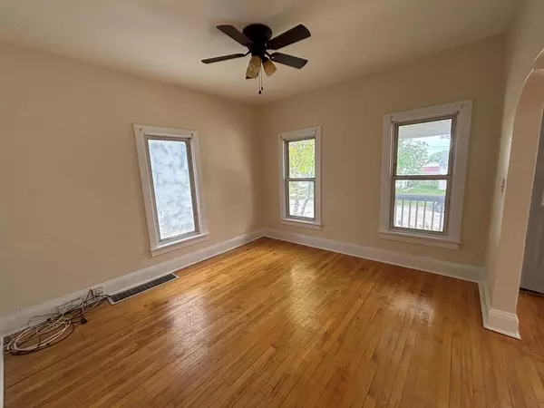 West Allis, WI 53219,1921 S 75th STREET