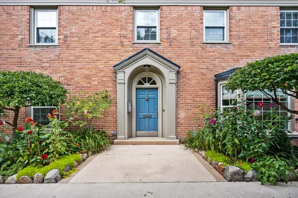 Shorewood, WI 53211,3954 N Harcourt PLACE