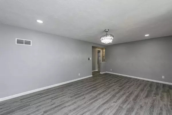 Pleasant Prairie, WI 53158,10838 39th AVENUE