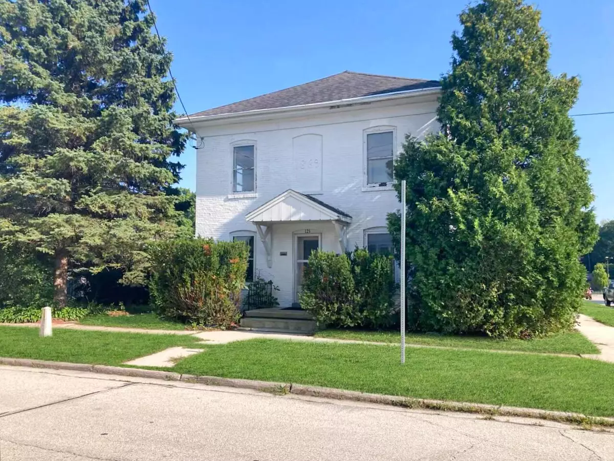 Sheboygan Falls, WI 53085,121 Cedar STREET