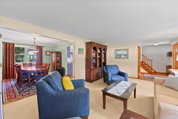 Sheboygan, WI 53083,734 Oak Tree ROAD