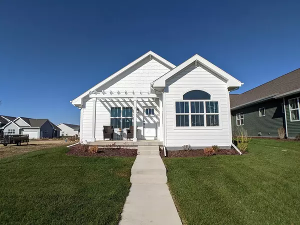 13 Bluestem Pass, Mount Horeb, WI 53572