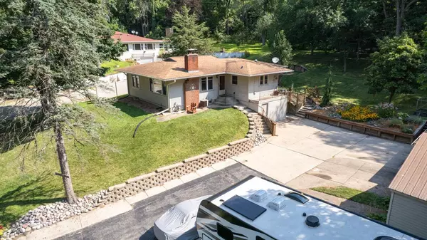 10 State Road 16, La Crosse, WI 54601