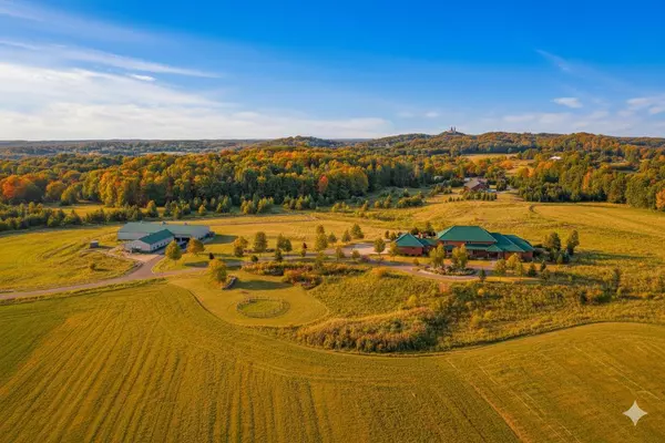 Hartford, WI 53027,2269 Powder Hill ROAD