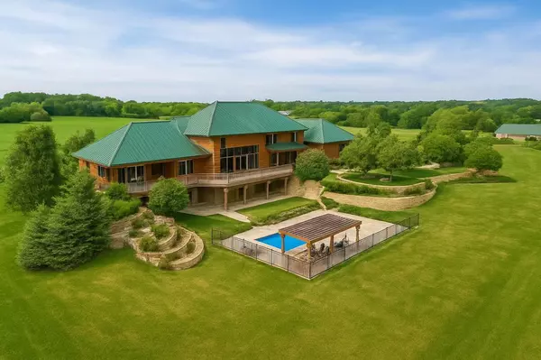 2269 Powder Hill ROAD, Hartford, WI 53027