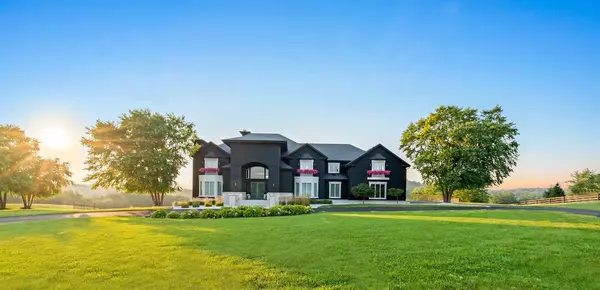 Waukesha, WI 53188,S17W28902 Price COURT