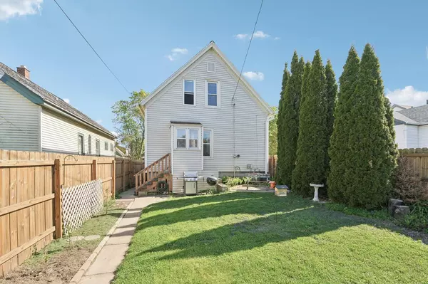 Saint Francis, WI 53235,2232 E Eden PLACE