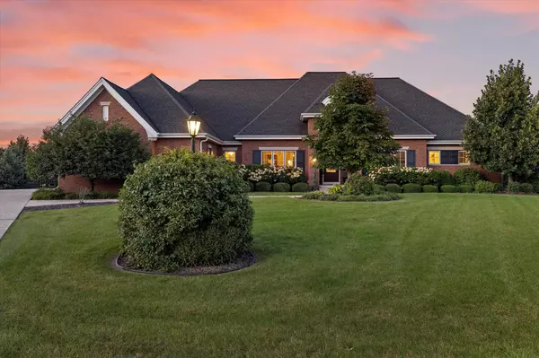 N19W24652 River Edge COURT, Pewaukee, WI 53072