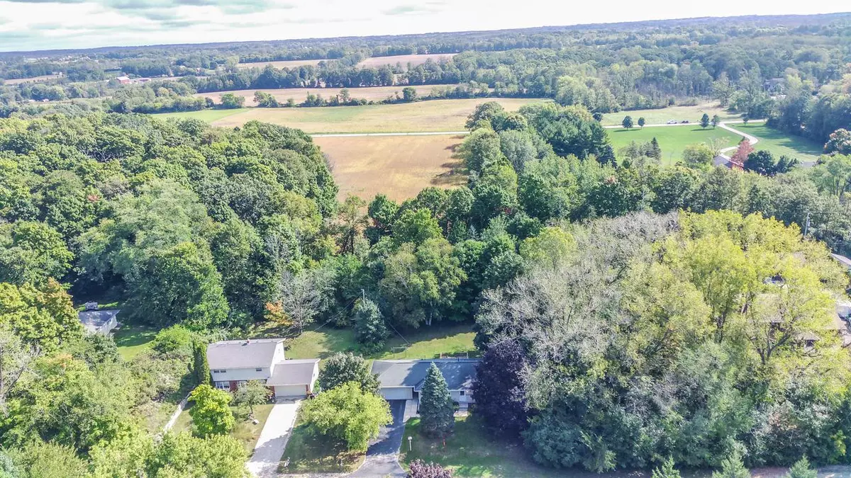 Cedarburg, WI 53012,3548 Lusan DRIVE