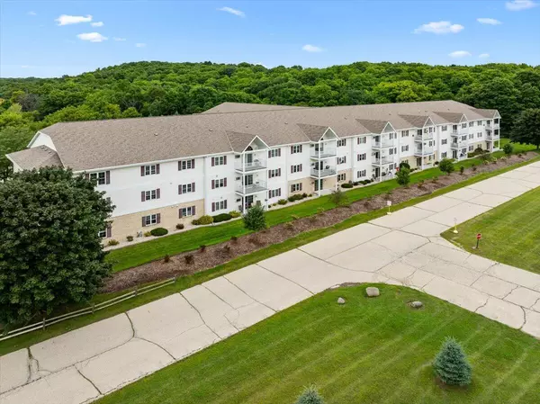 715 Canterberry COURT #109, West Bend, WI 53090