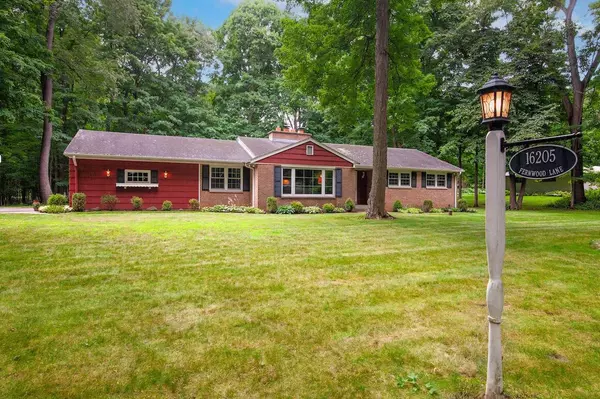 16205 Fernwood LANE, Brookfield, WI 53005