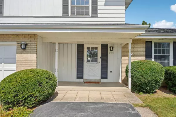 Glendale, WI 53209,2430 W Applewood LANE