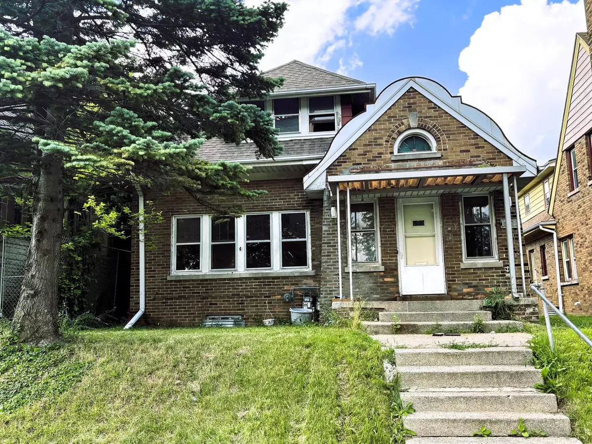 Milwaukee, WI 53206,1222 W Capitol DRIVE