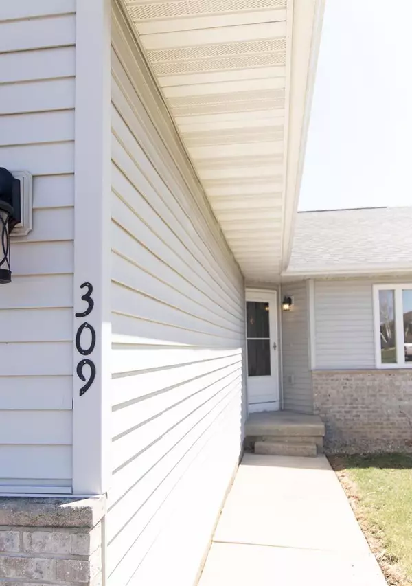 Dodgeville, WI 53533,309 W Parry St