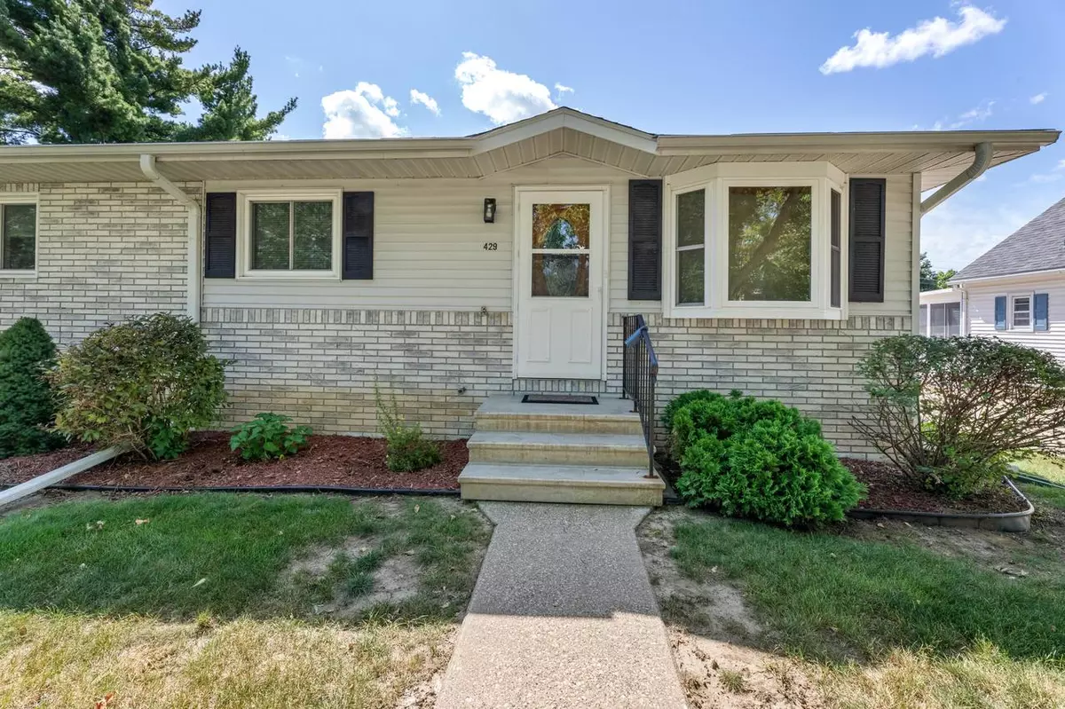 La Crescent, MN 55947,429 1st STREET S