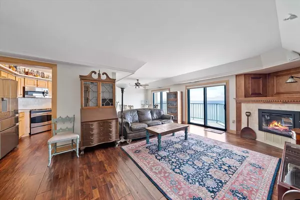 Port Washington, WI 53074,415 N Lake STREET #702