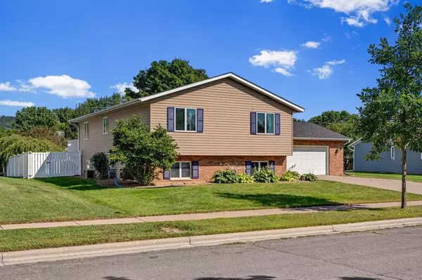 1330 Ridgeway AVENUE, Onalaska, WI 54650