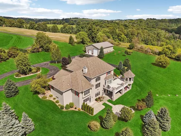 Campbellsport, WI 53010,N2135 Hilltop DRIVE