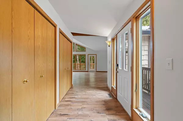 Fontana, WI 53125,824 Tarrant DRIVE