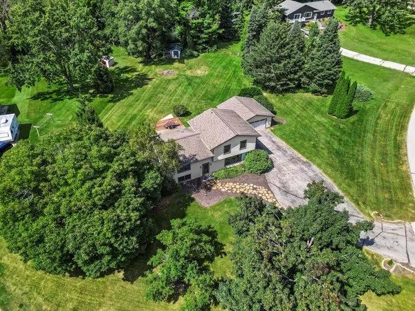 W334S8031 Tolbert LANE, Mukwonago, WI 53149