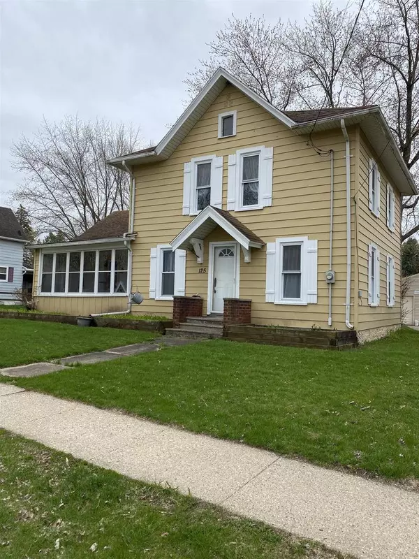 125 W Madison Ave, Milton, WI 53563