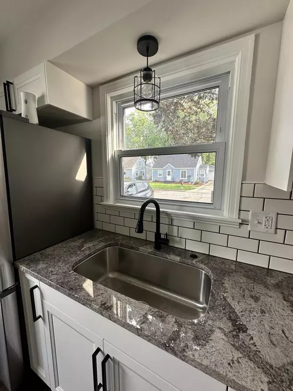 Racine, WI 53403,1218 Kenilworth AVENUE