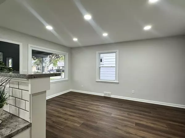 Racine, WI 53403,1218 Kenilworth AVENUE