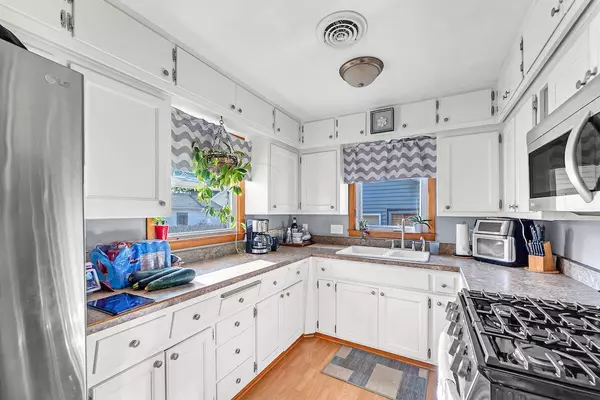 Racine, WI 53402,1417 South STREET