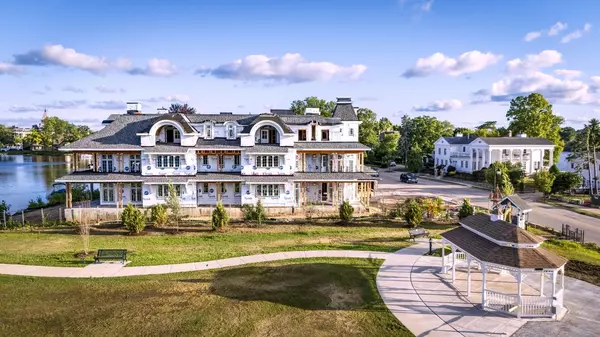 Oconomowoc, WI 53066,503 N Lake ROAD #2