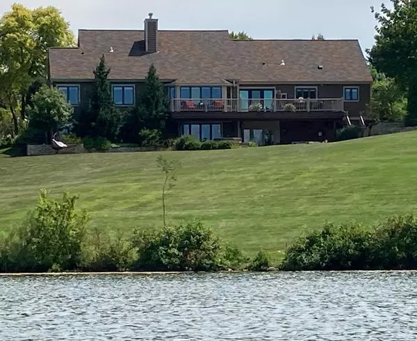 S76W12788 Cambridge COURT E, Muskego, WI 53150