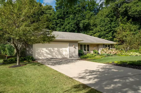 Grafton, WI 53024,1579 Woodridge LANE