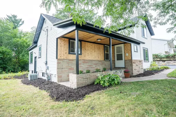 Onalaska, WI 54650,431 4th AVENUE N