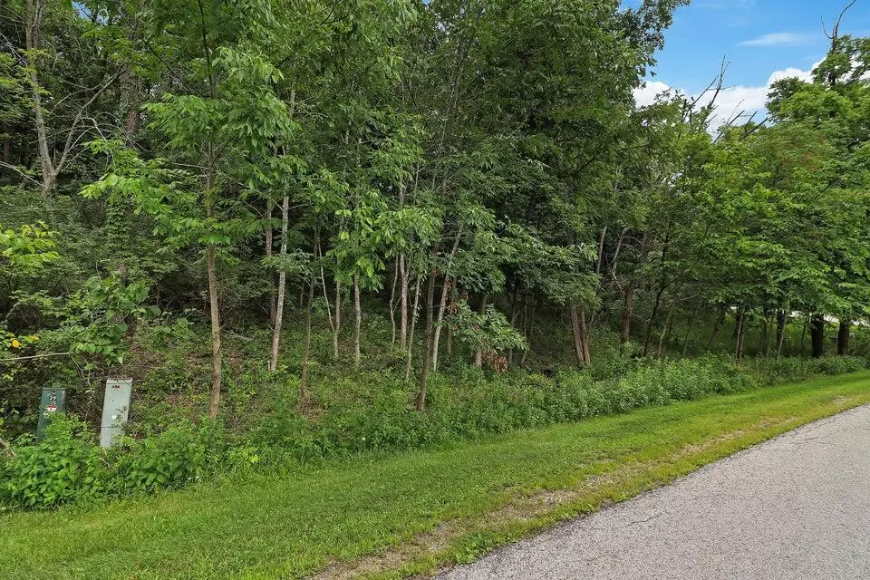 Lake Geneva, WI 53147,660 LEGEND DRIVE