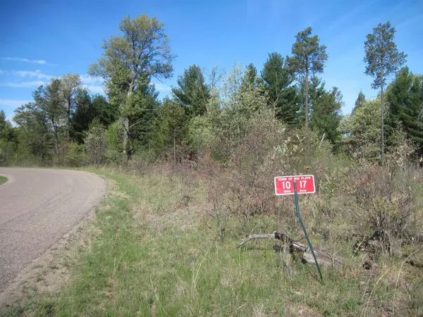 1017 9th Ave, Hancock, WI 54943