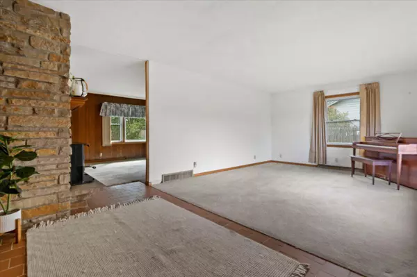 Mount Pleasant, WI 53406,5535 Sandy LANE