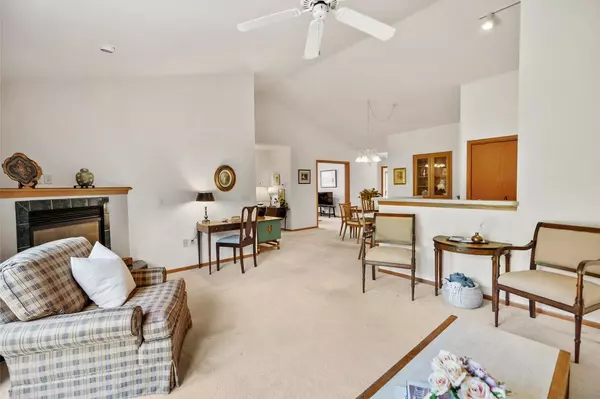 Grafton, WI 53024,1984 Comanche COURT