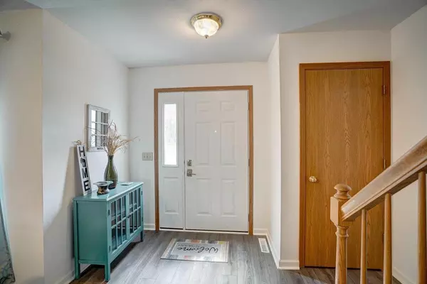 Cottage Grove, WI 53527,913 N Clover Ln #D