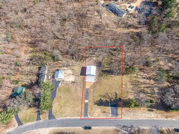 1 Acre Arbor Lake, Lyndon Station, WI 53944