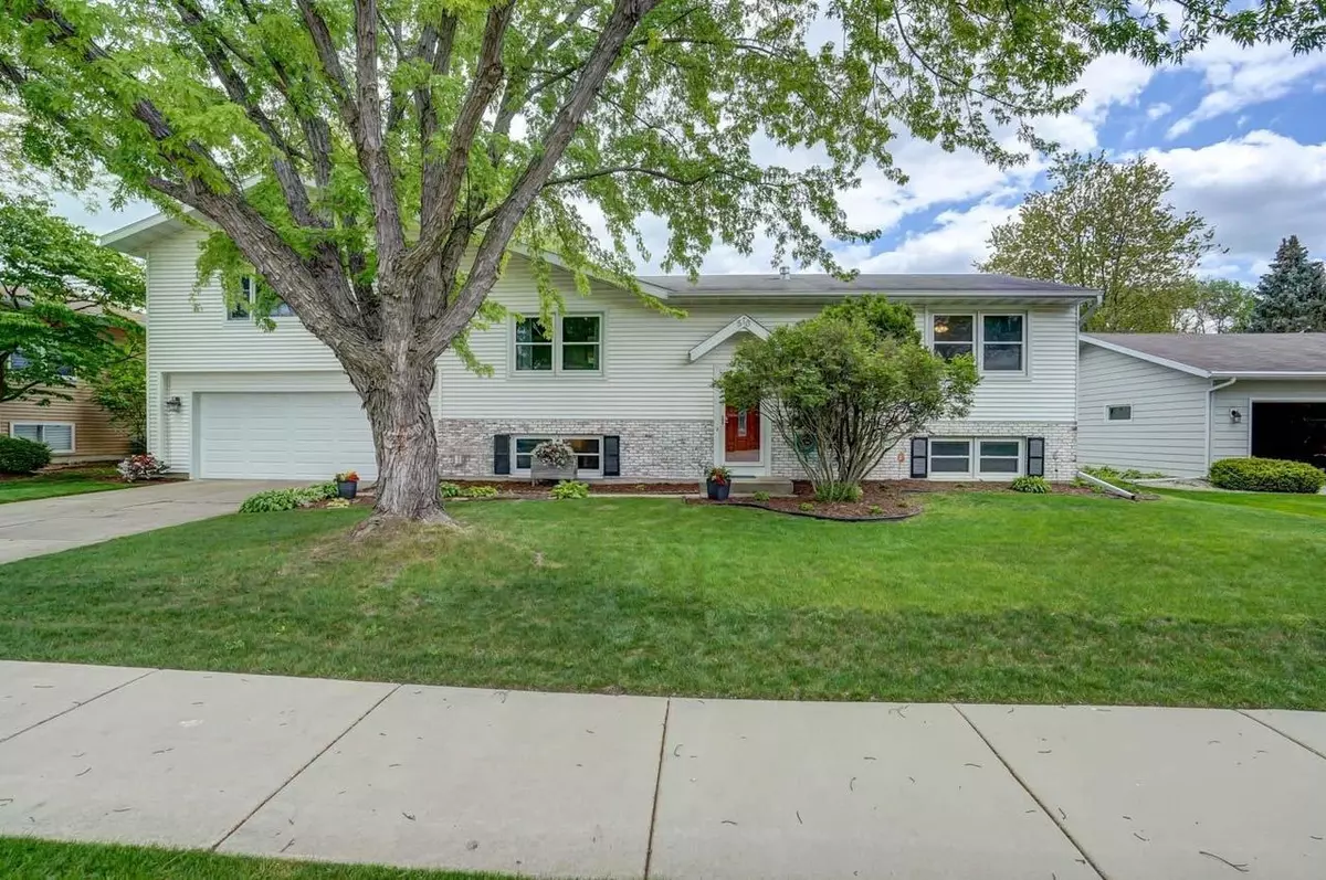 Waunakee, WI 53597,510 CHEYENNE PASS