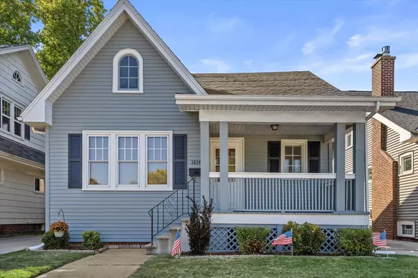 1234 West Lawn AVENUE, Racine, WI 53405