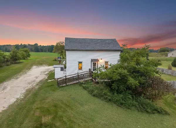 1922 Madson ROAD, Manitowoc, WI 54220