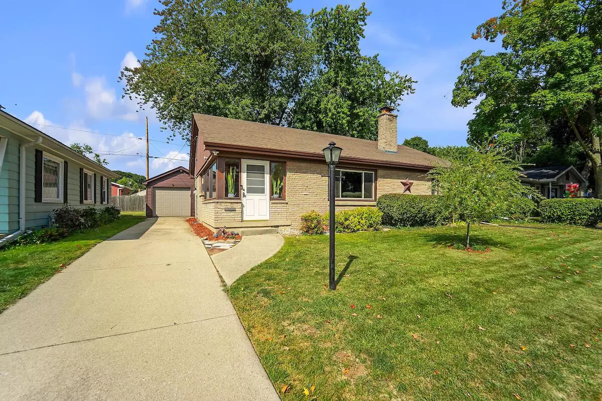 Racine, WI 53405,220 Mertens AVENUE